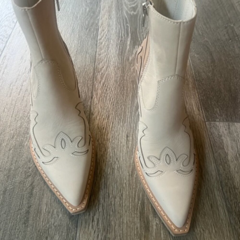 NWT Dolce Vita Ramson Booties Size 6.5